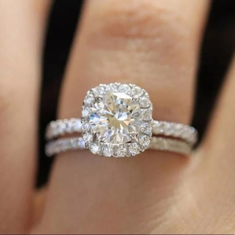 Beautiful s925 filled white sapphire ring - Picture 1 of 1